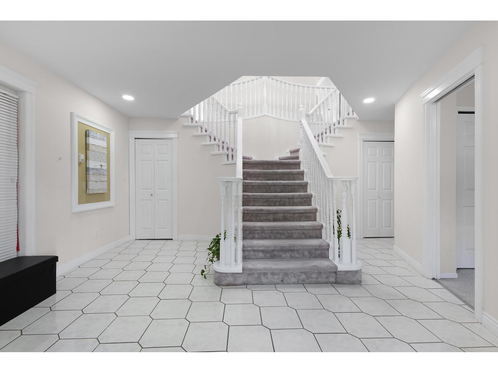 7 Bed, 5 Bath House for Sale in Surrey – 12604 68 AVENUE, Surrey - Image 11