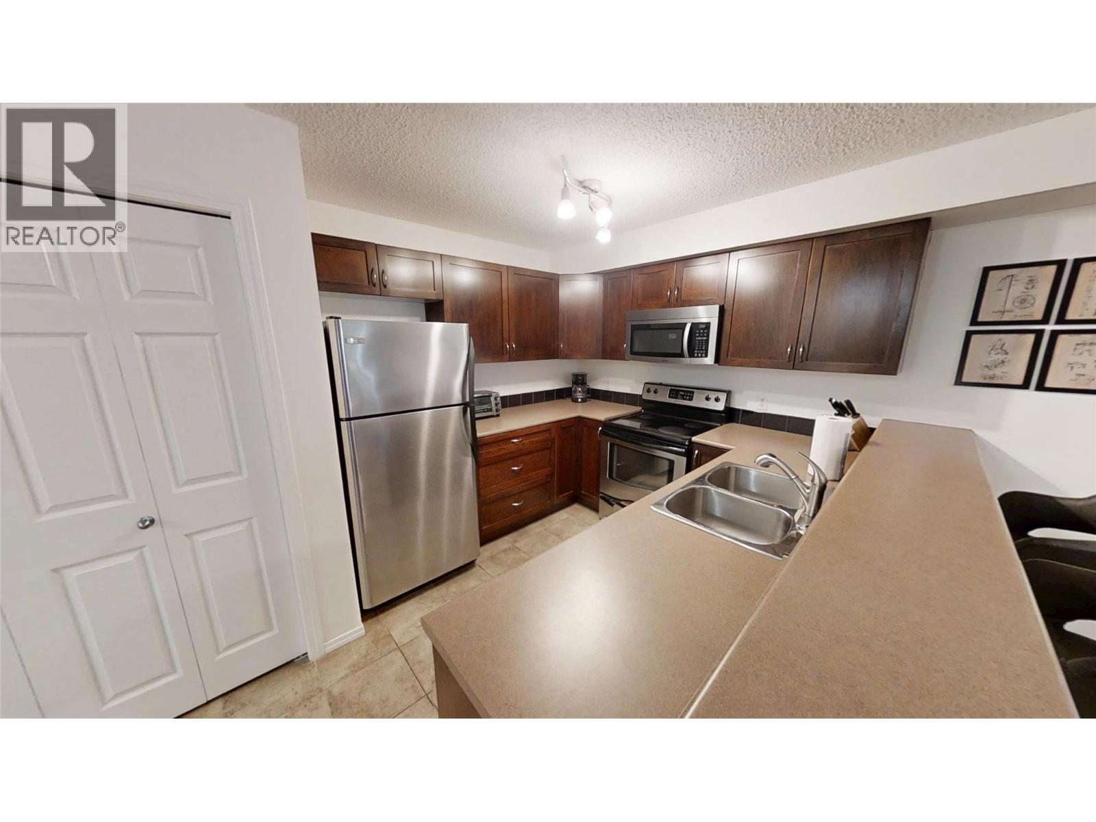 #3117 205 THIRD Avenue - 10