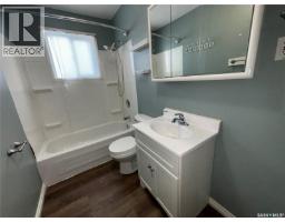 11 6th Street Crescent W, Kindersley, SK S0L1S0 Photo 14