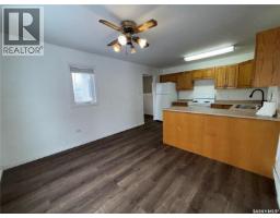 2pc Bathroom - 11 6th Street Crescent W, Kindersley, SK S0L1S0 Photo 8