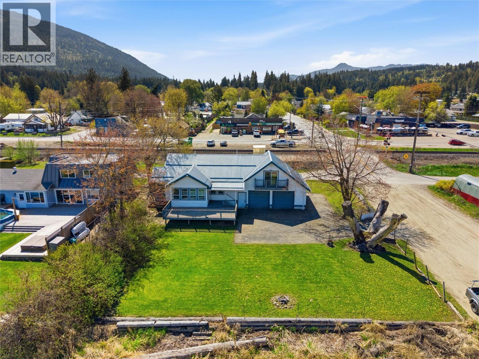  5041 75 Avenue Northeast, Salmon Arm