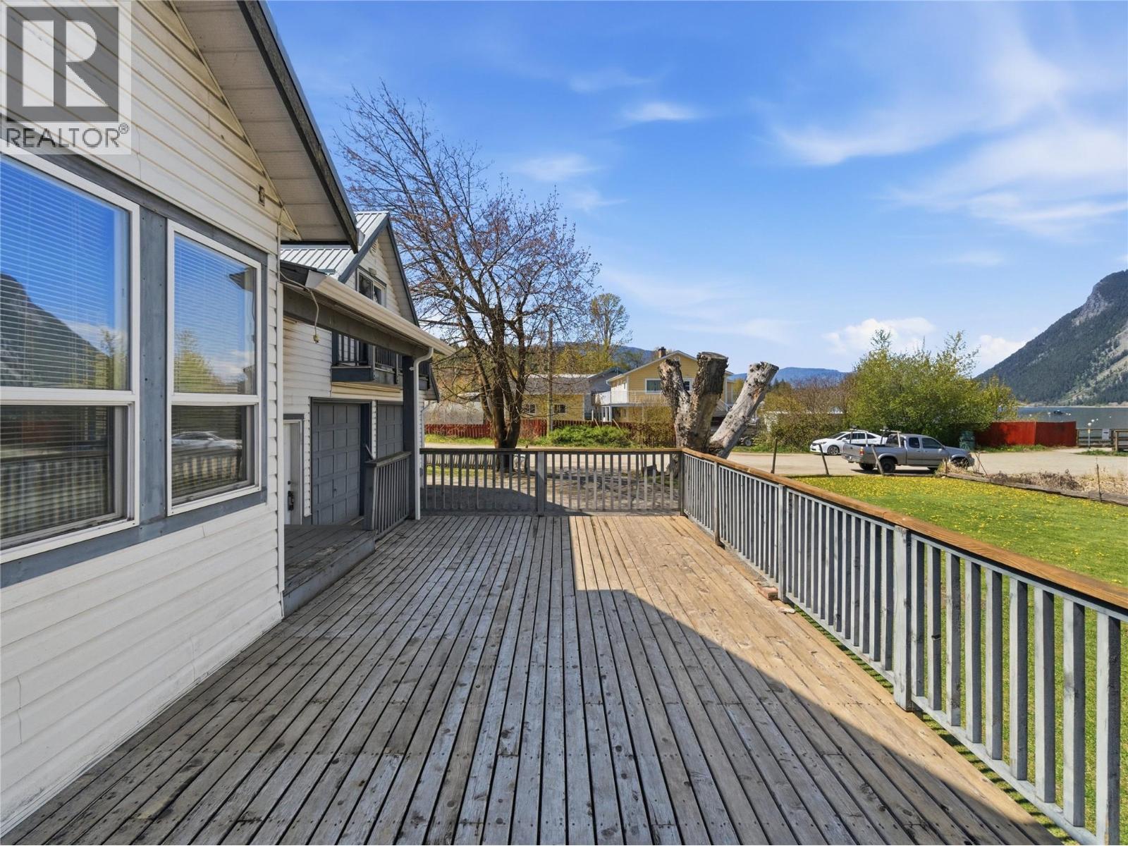 5041 75 Avenue NE - 11