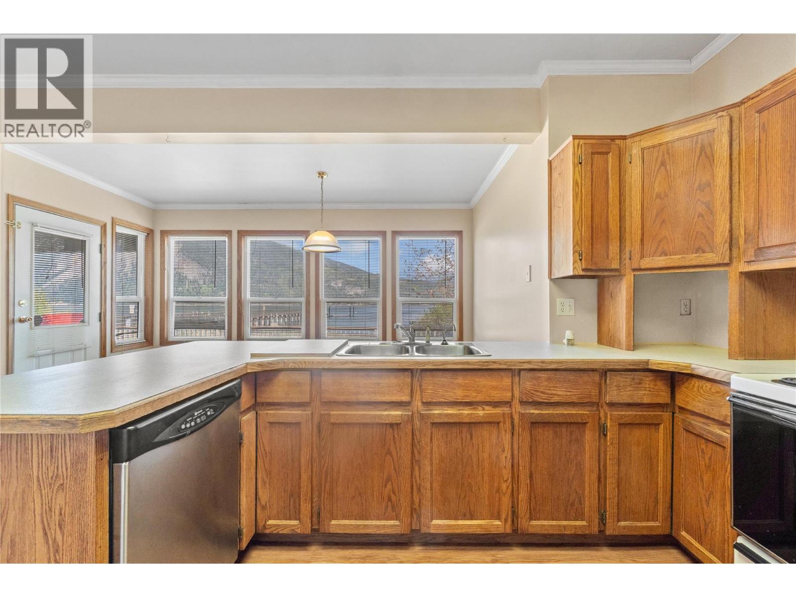  5041 75 Avenue Northeast, Salmon Arm