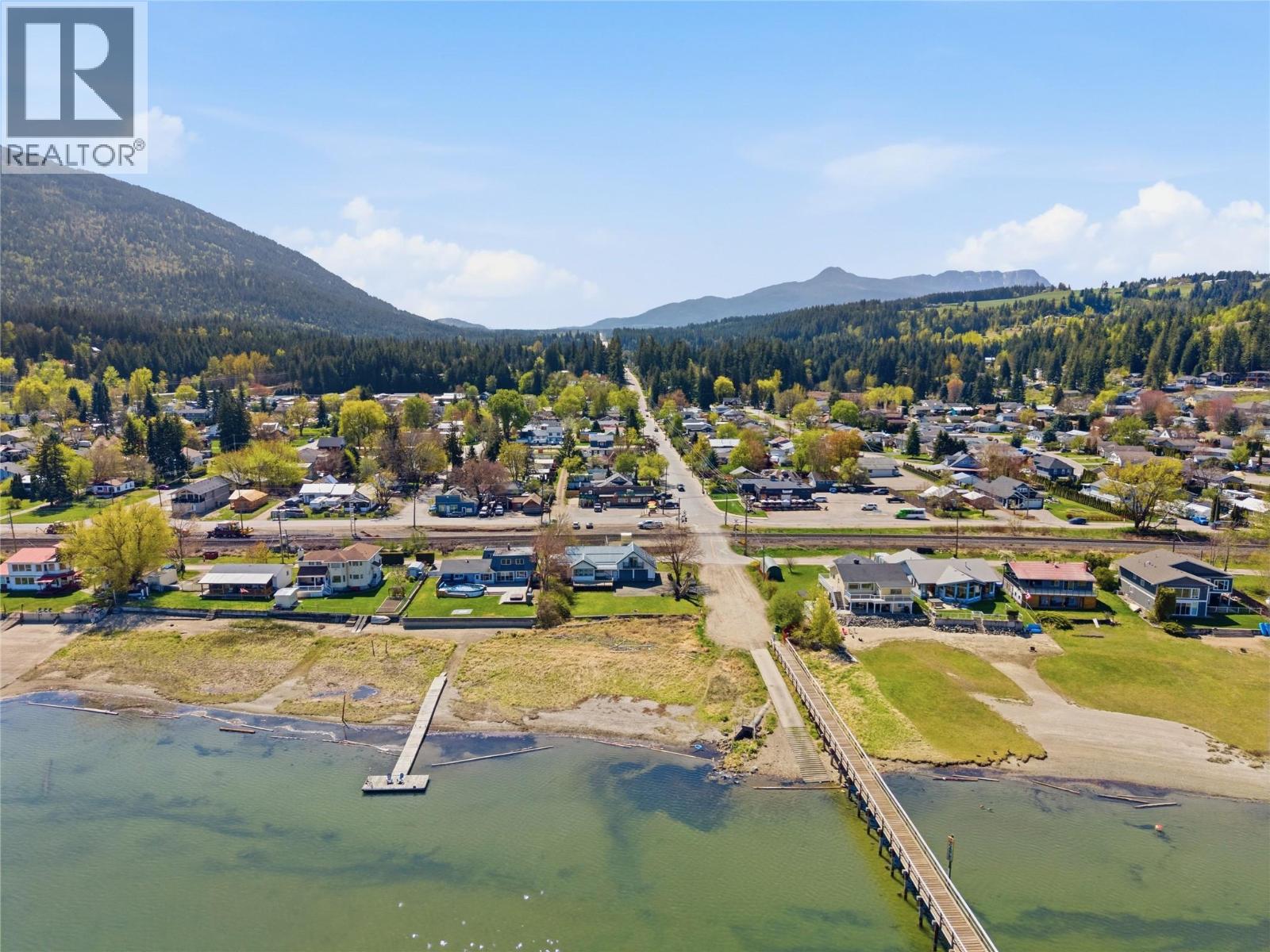  5041 75 Avenue Northeast, Salmon Arm