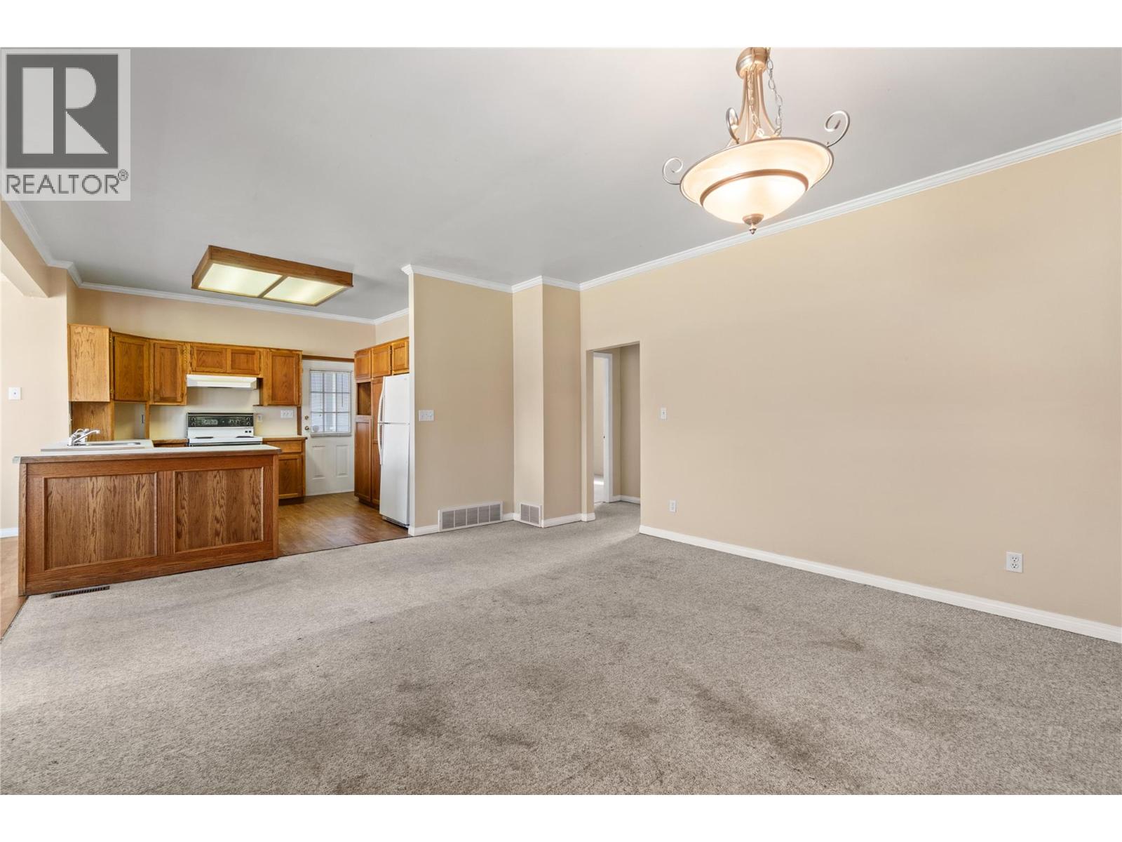  5041 75 Avenue Northeast, Salmon Arm