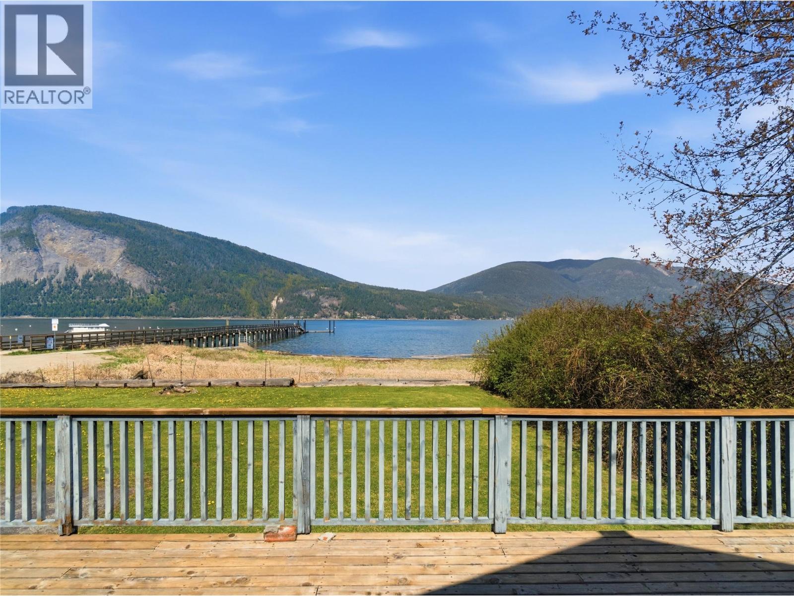  5041 75 Avenue Northeast, Salmon Arm