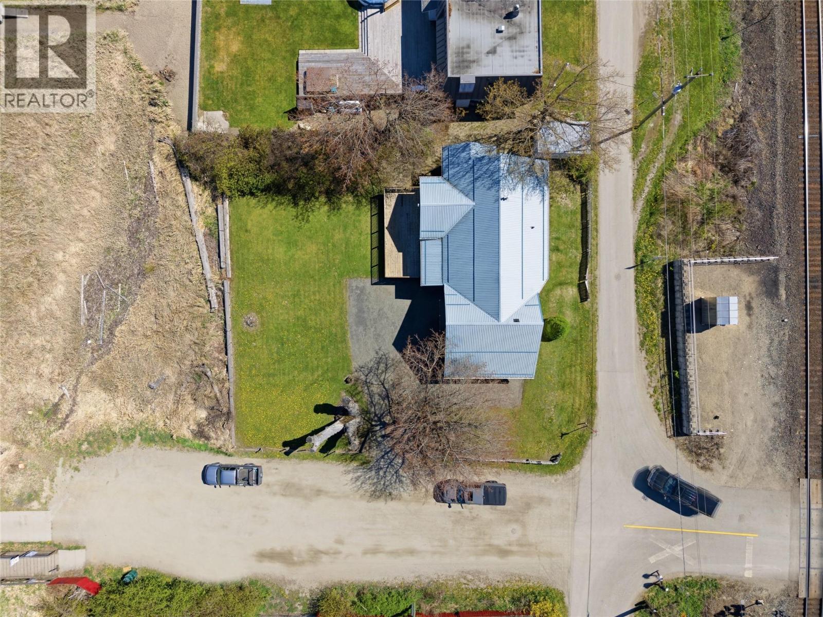  5041 75 Avenue Northeast, Salmon Arm