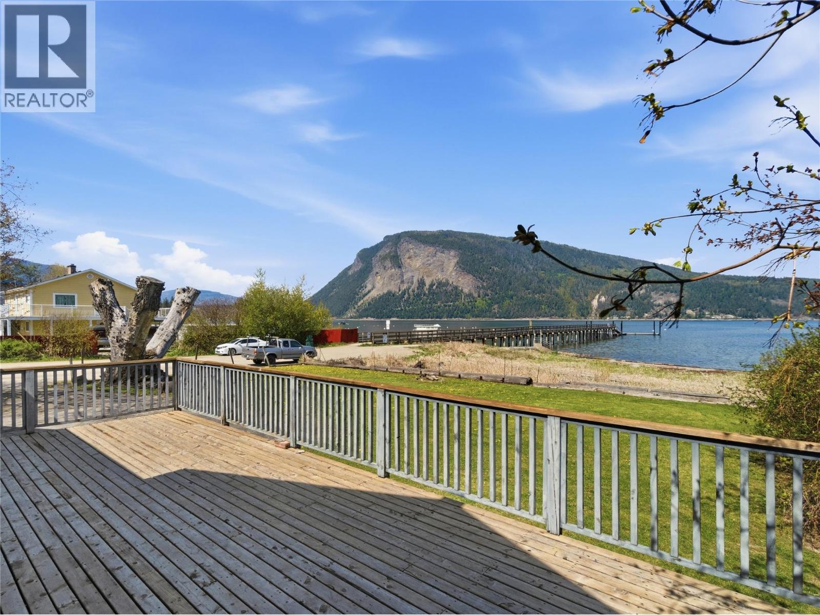  5041 75 Avenue Northeast, Salmon Arm