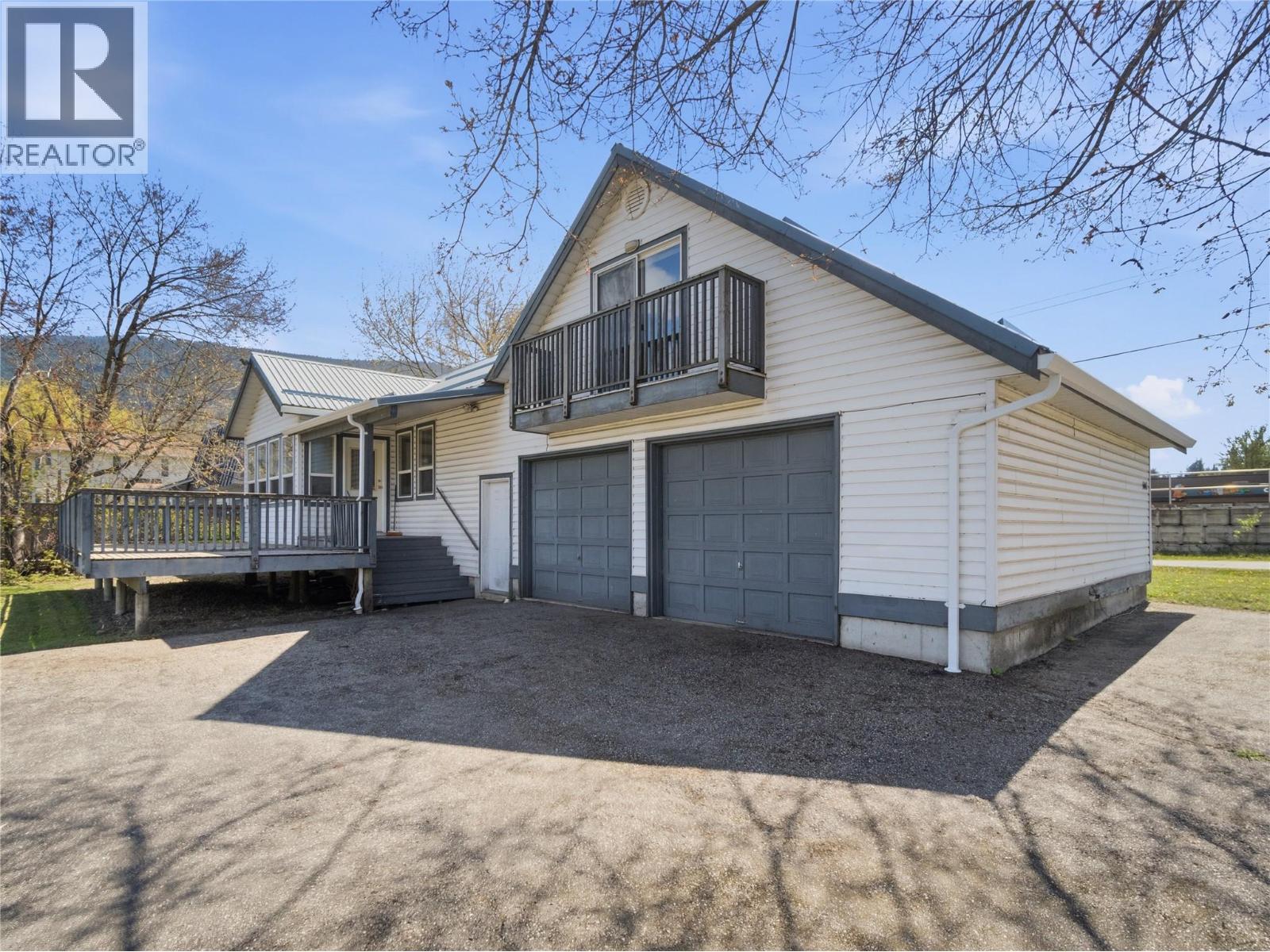  5041 75 Avenue Northeast, Salmon Arm
