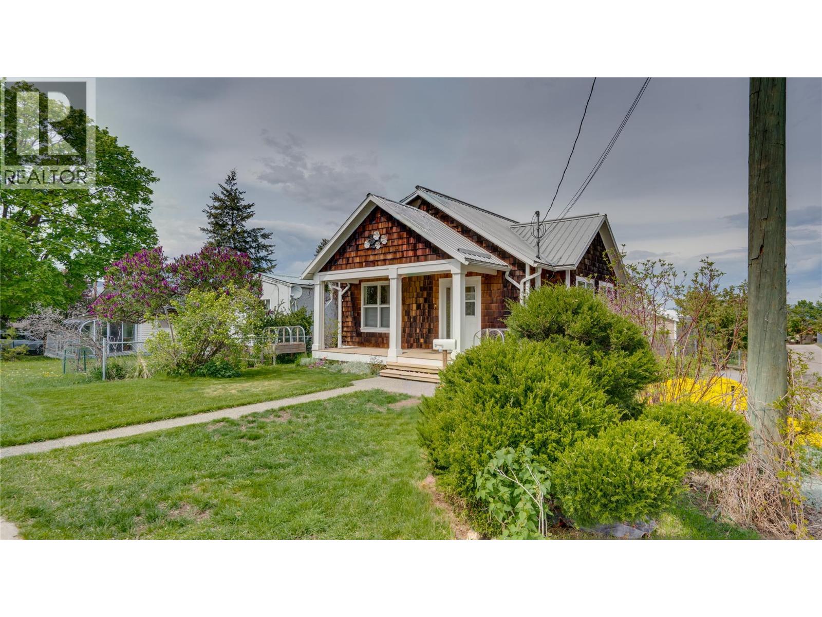 3001 18 Avenue, Vernon