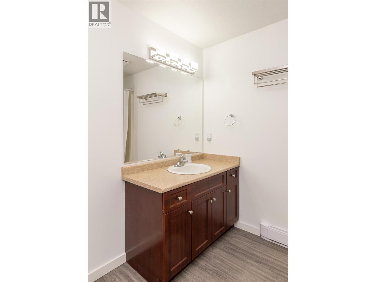 #6 1070 1 Street SE - 12