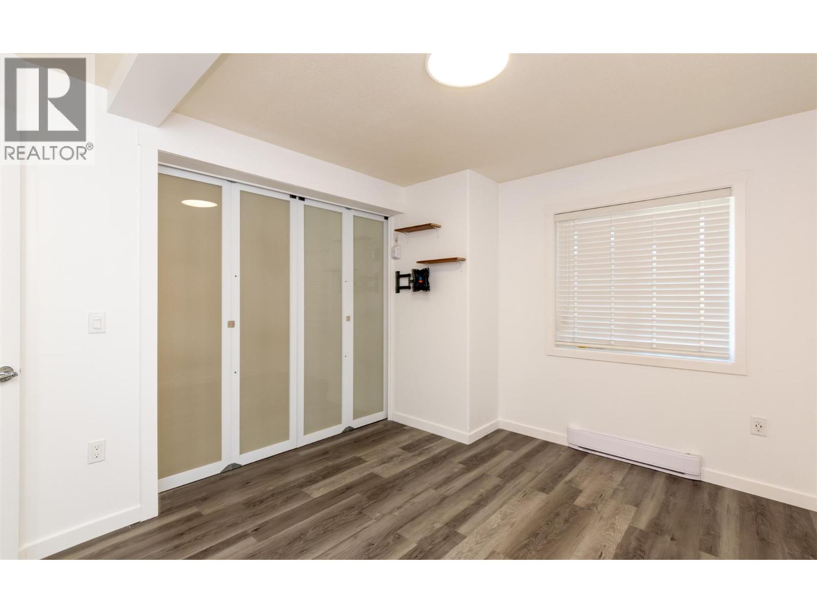 #6 1070 1 Street SE - 11