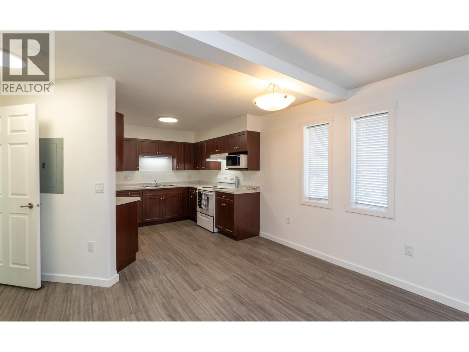 #6 1070 1 Street SE - 5