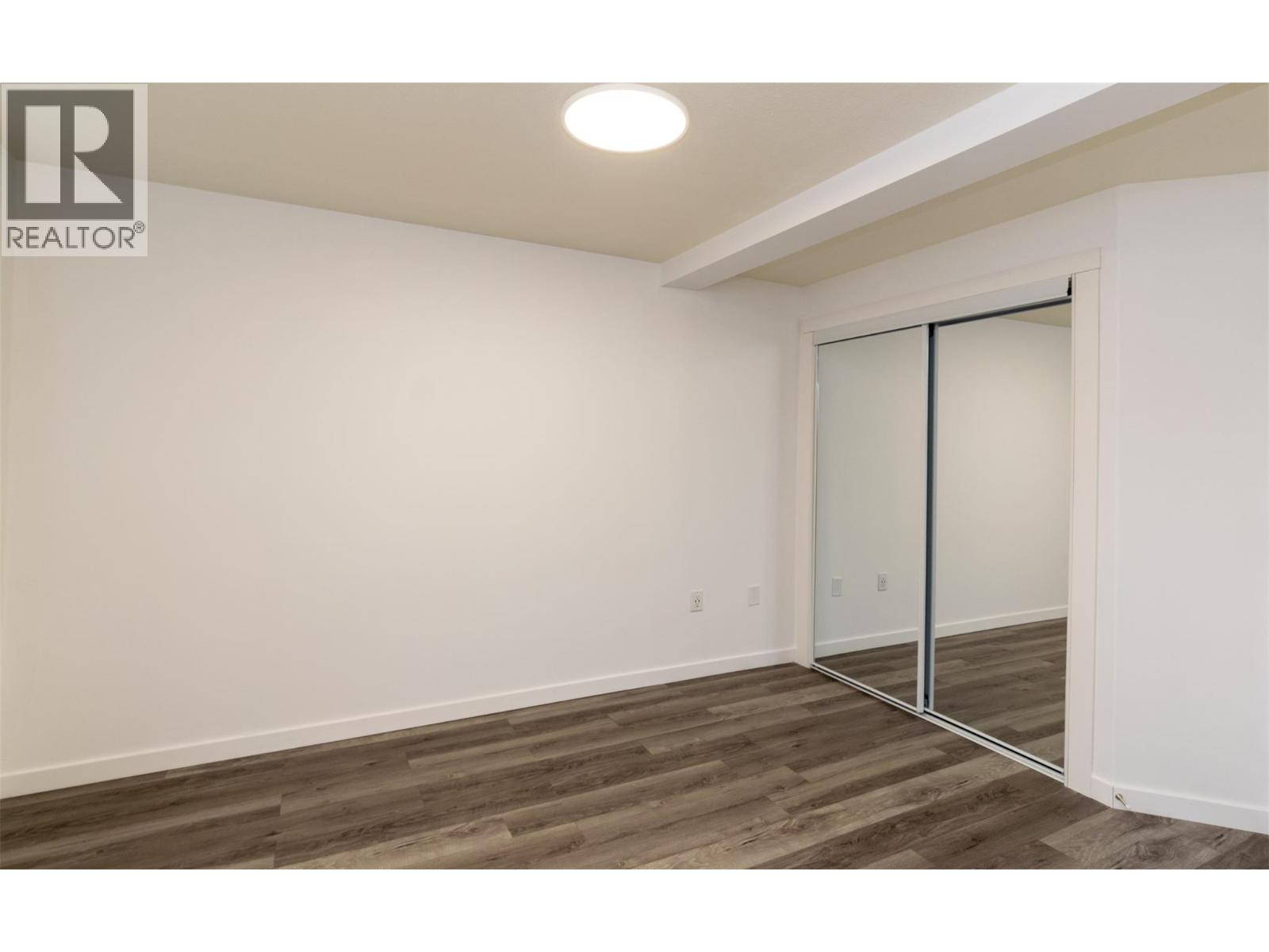 #6 1070 1 Street SE - 10
