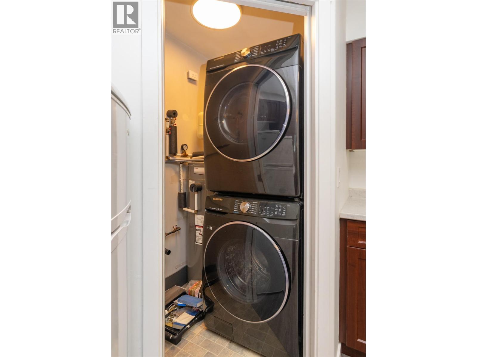 #6 1070 1 Street SE - 13