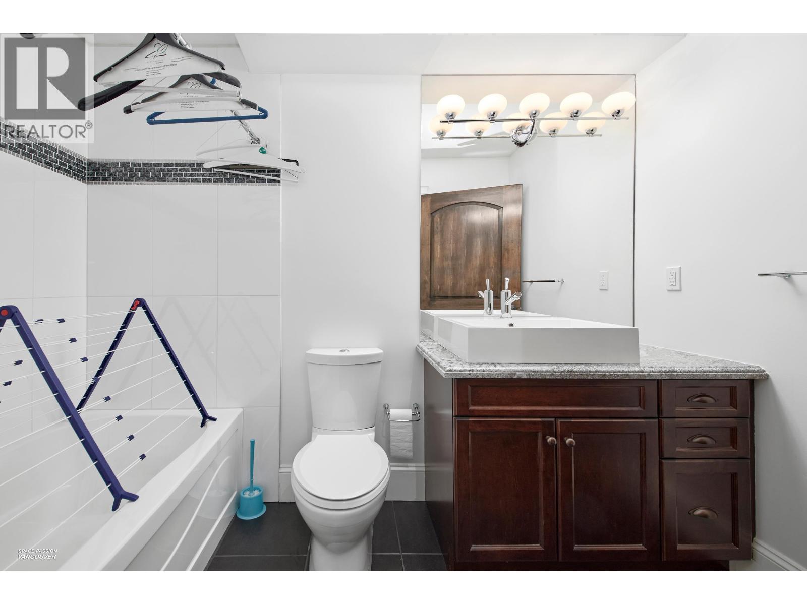 2262 W 36TH AVENUE, Vancouver