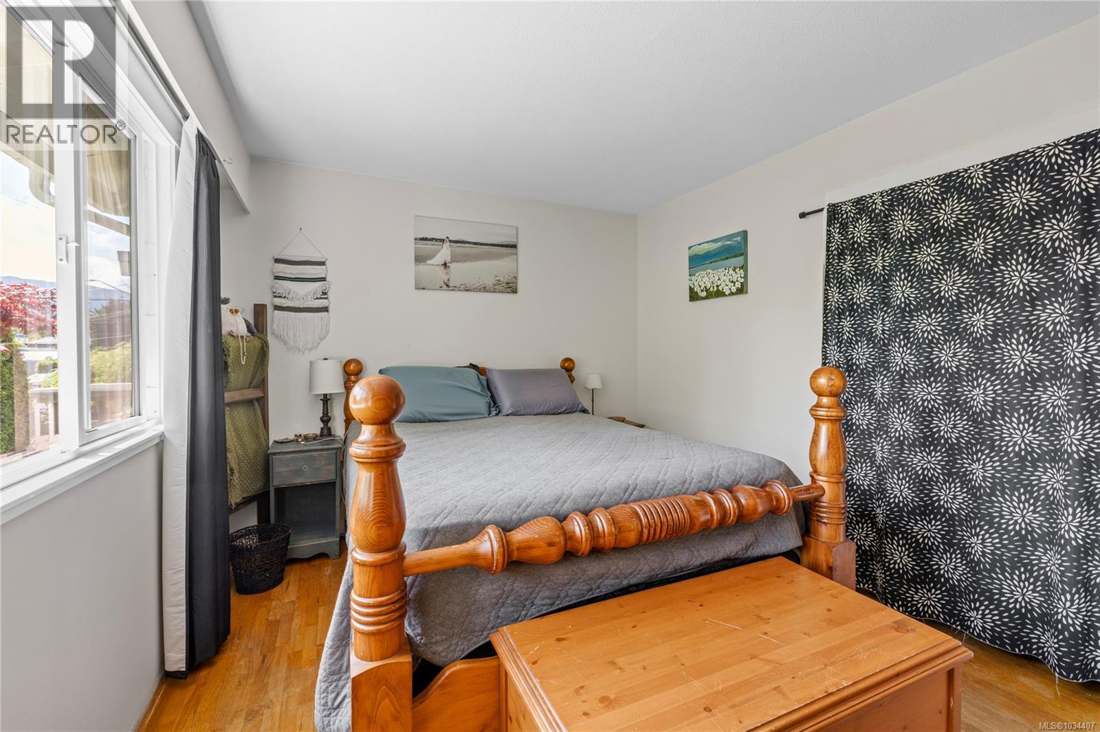 1402 White St - 24