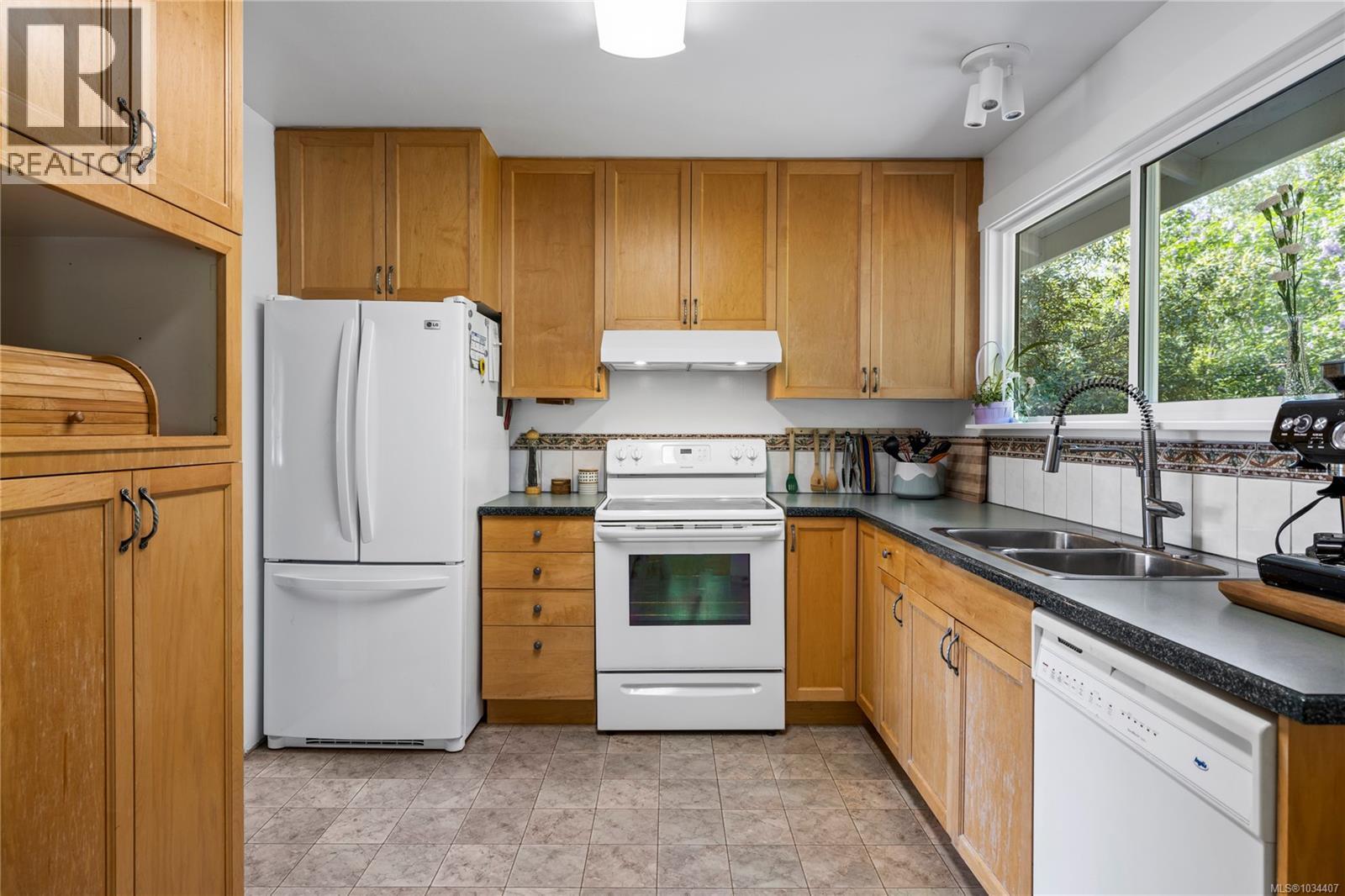 1402 White St - 3