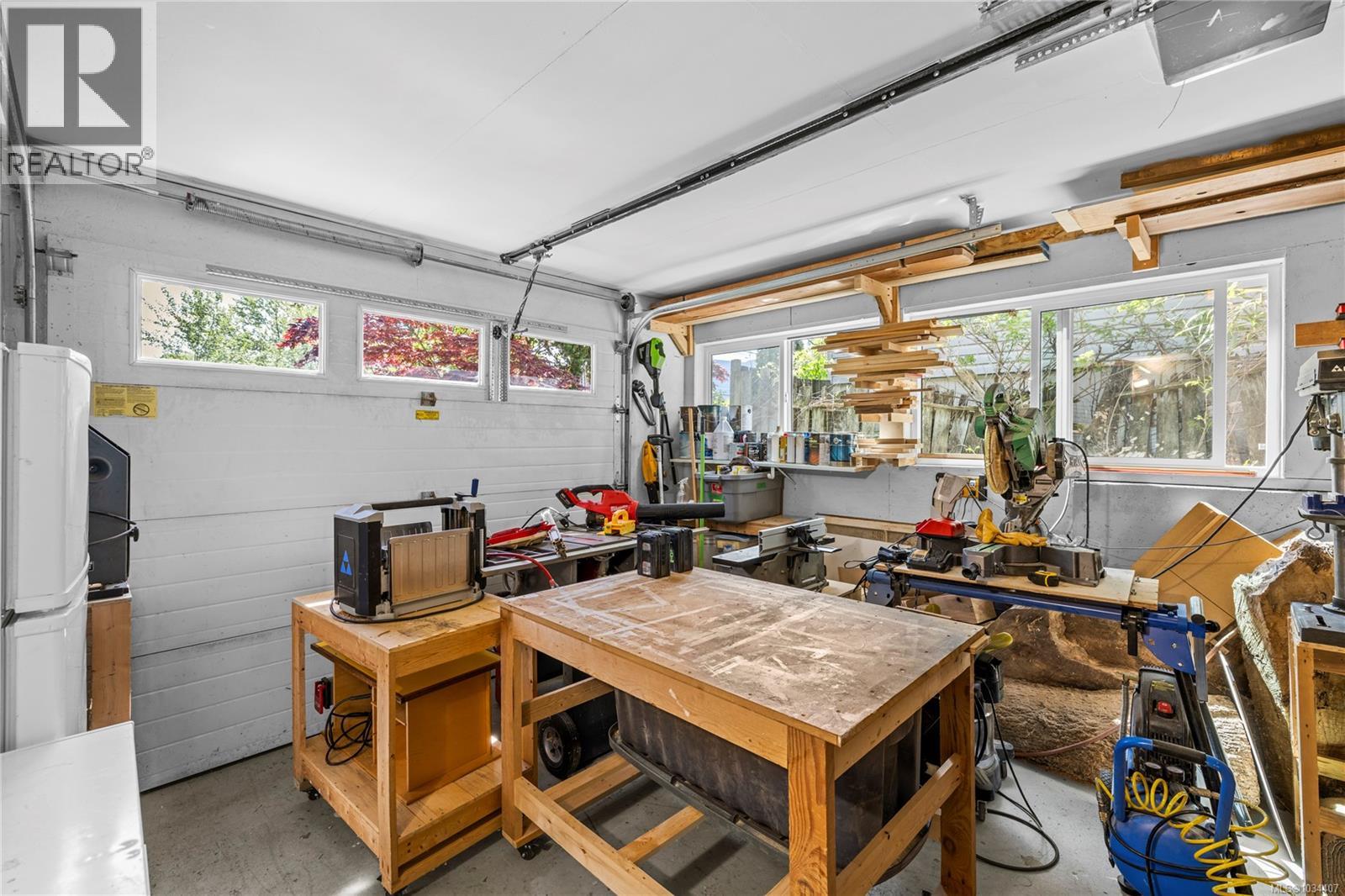 1402 White St - 33