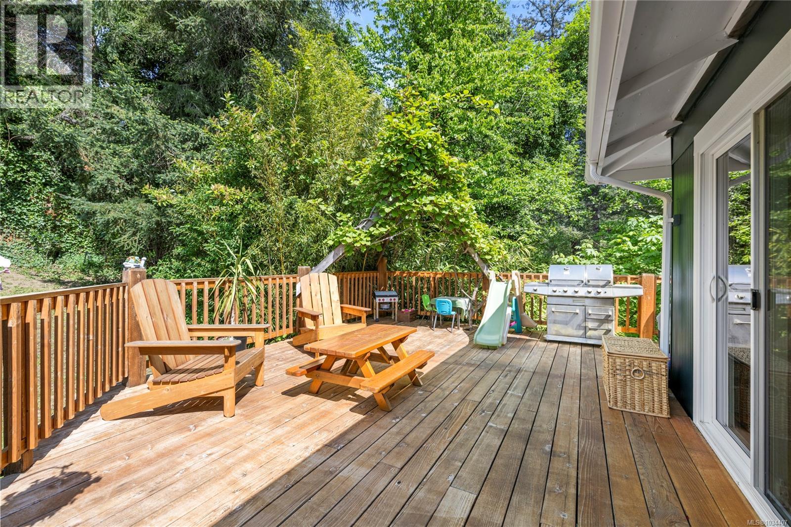 1402 White St - 37