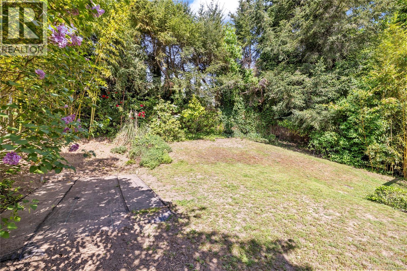 1402 White St - 42