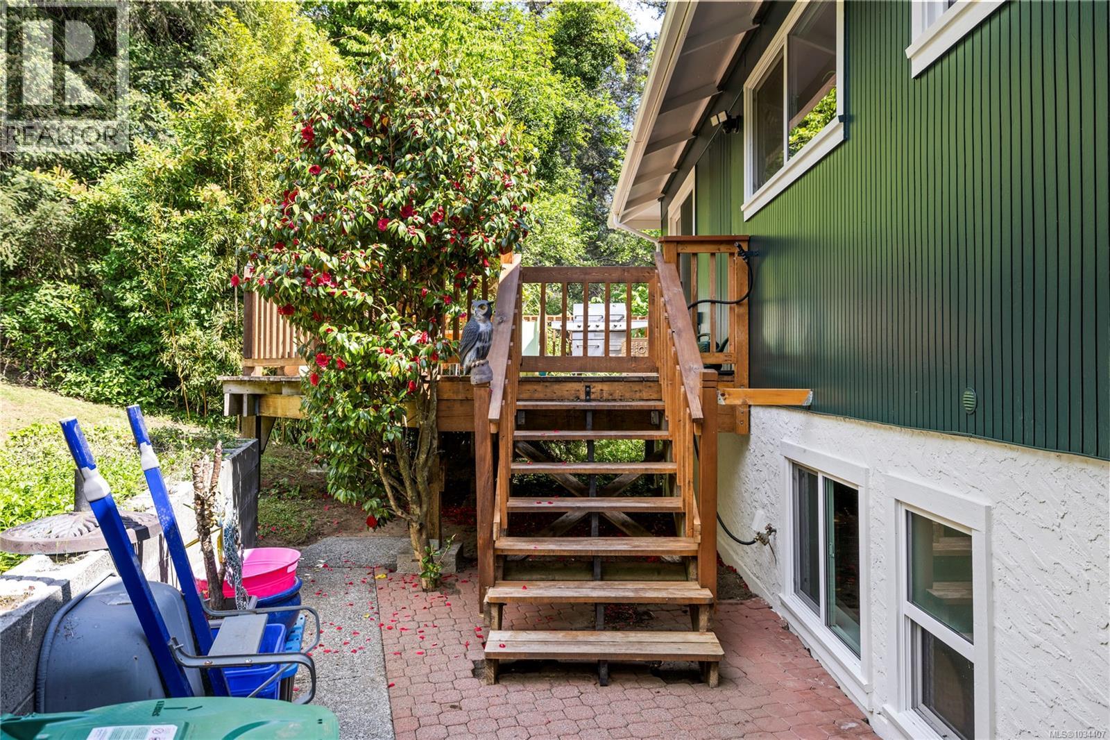 1402 White St - 47