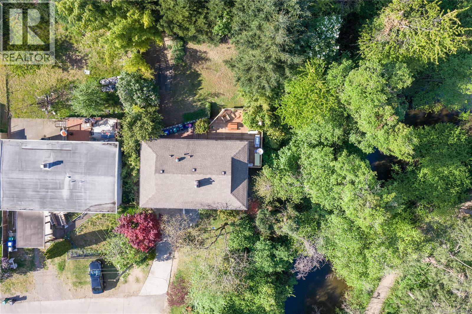 1402 White St - 51