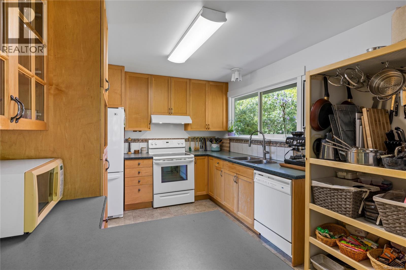 1402 White St - 9
