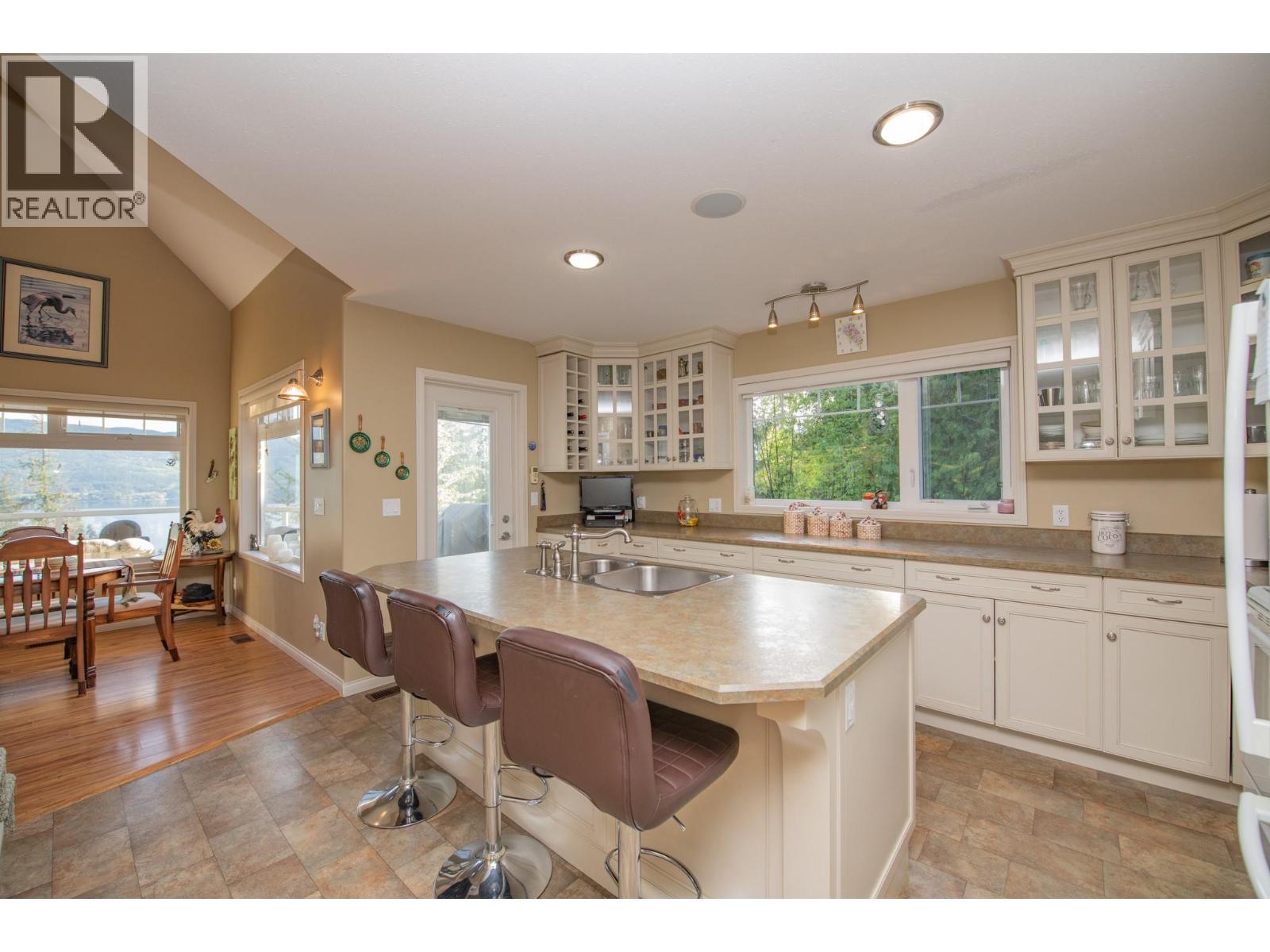 7531 Lonneke Trail - 8