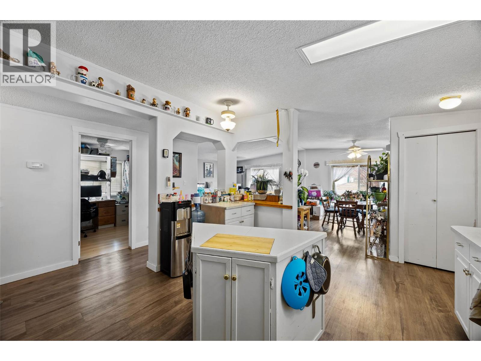 1664 WOODBURN Drive - 9