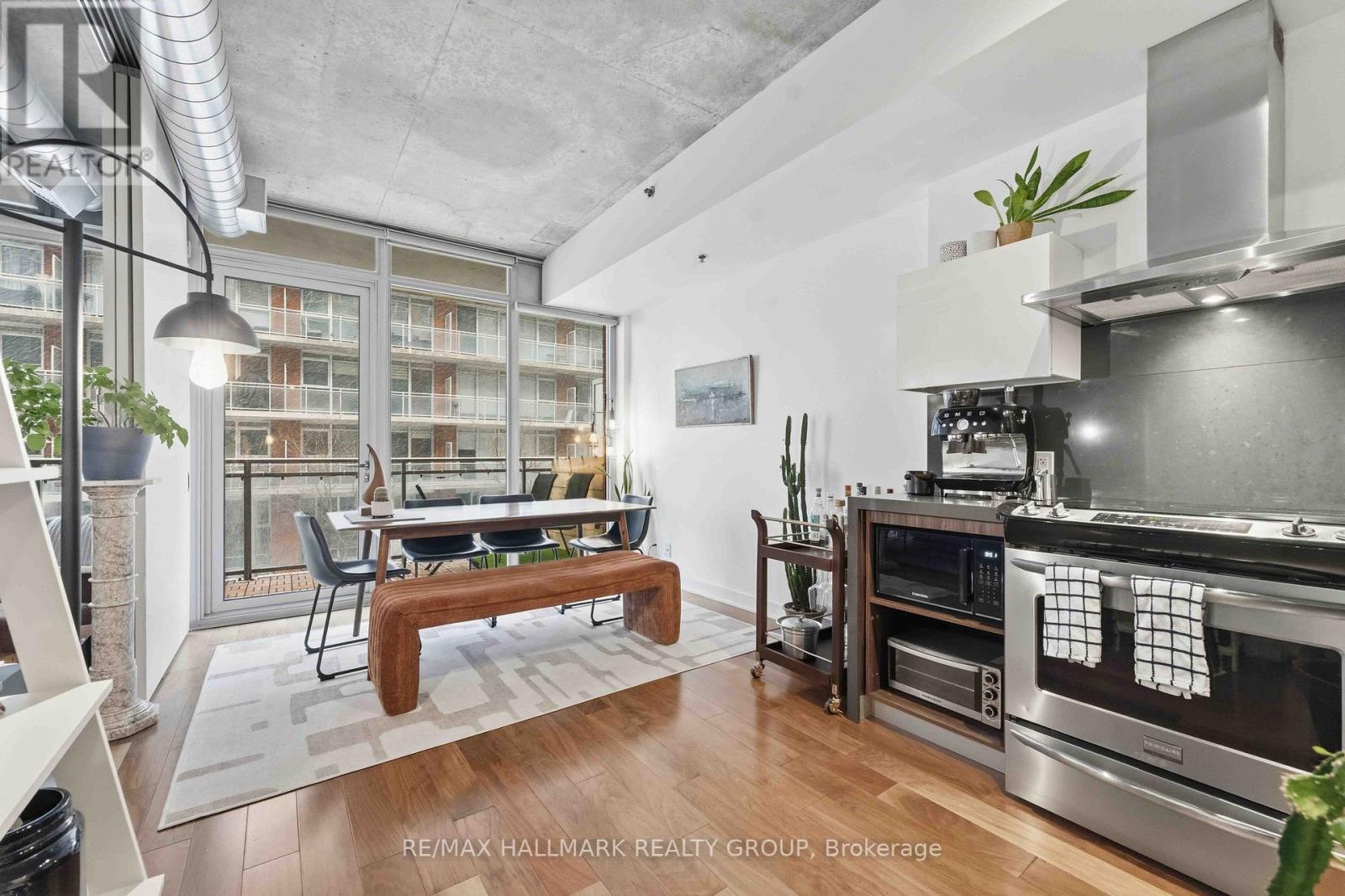 #313 360 MCLEOD STREET - 10