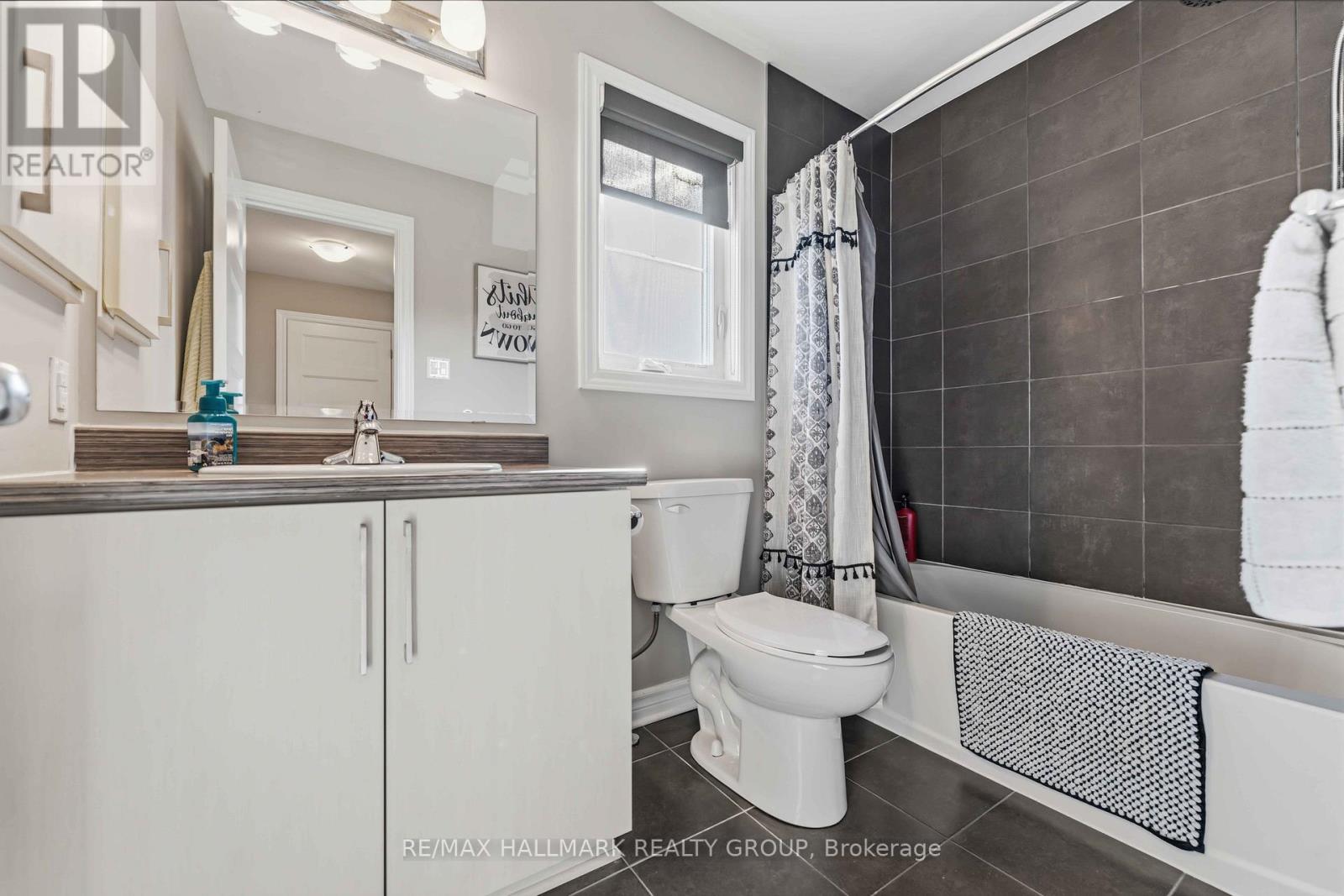 534 HYSSOP STREET - 27