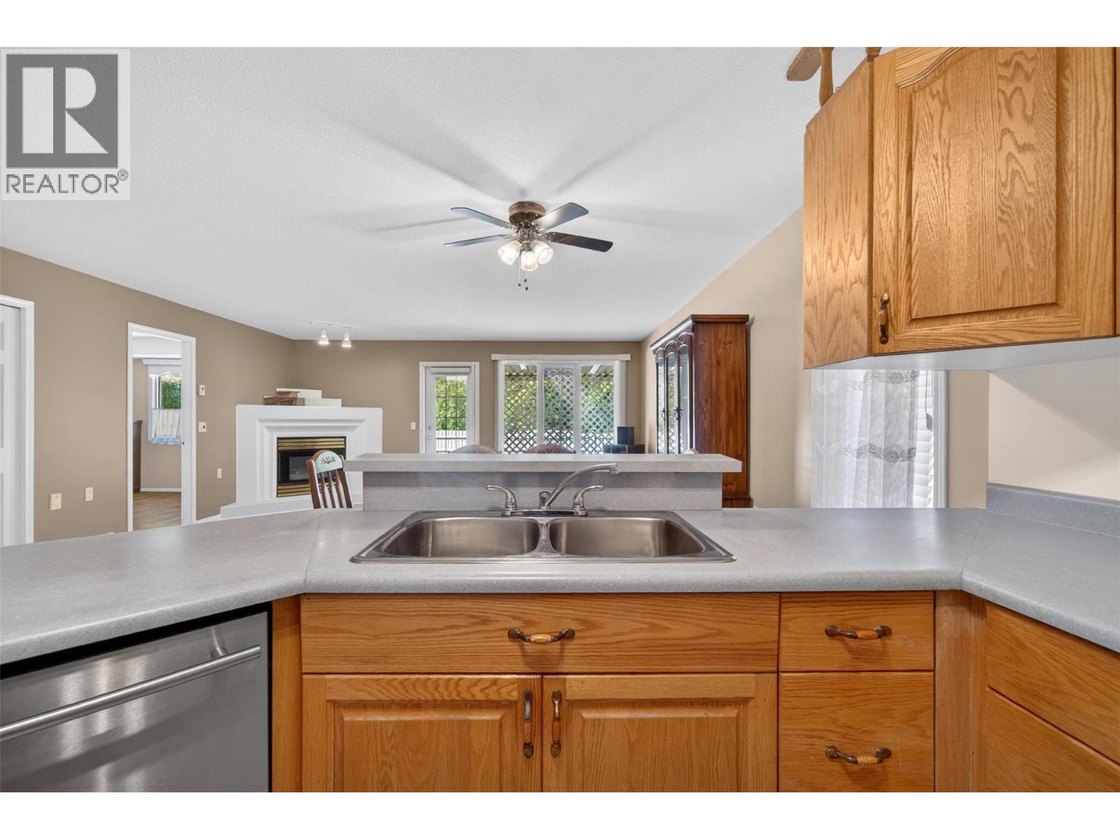 #7 780 10 Street SW - 11