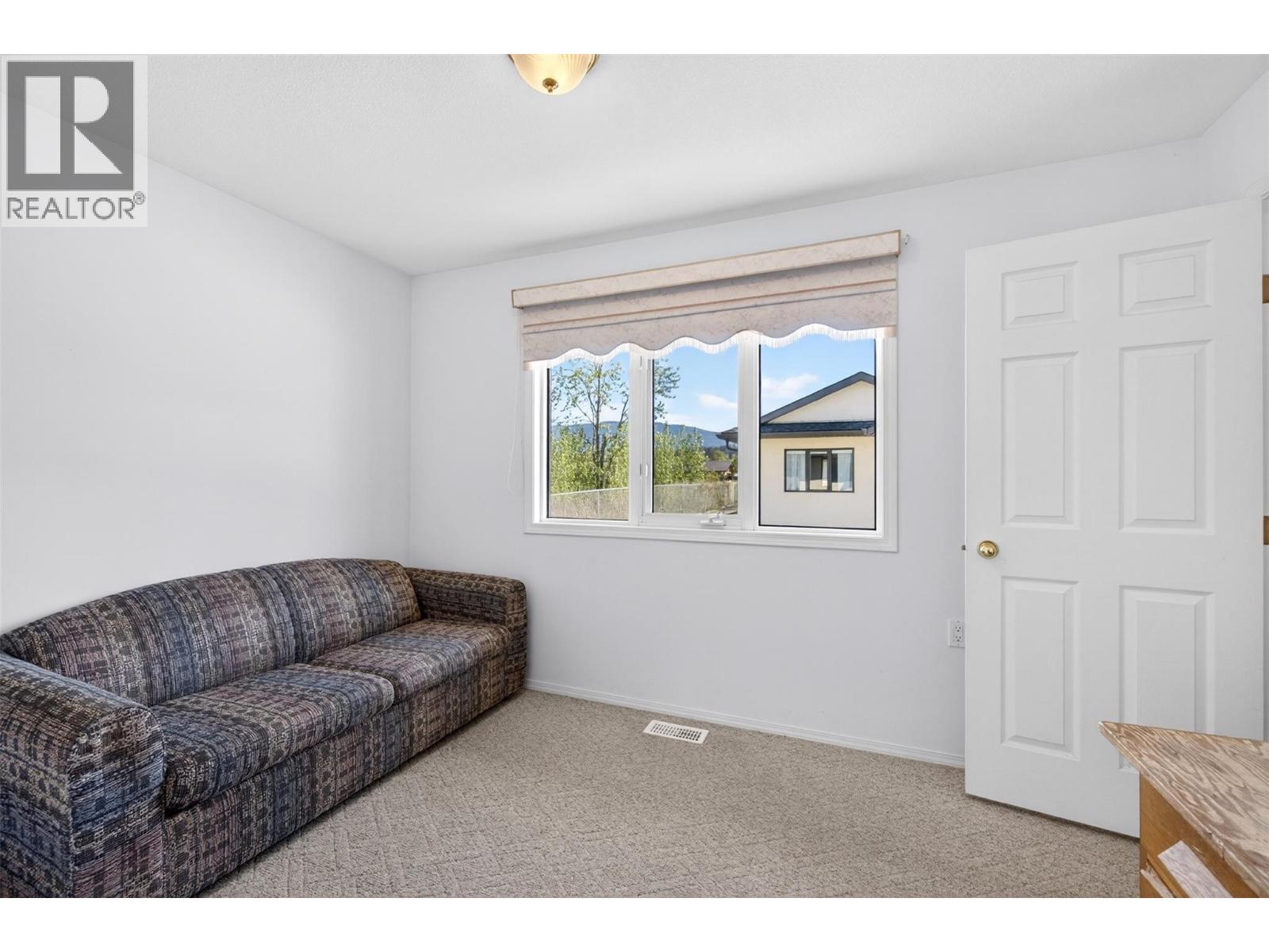 #7 780 10 Street SW - 33