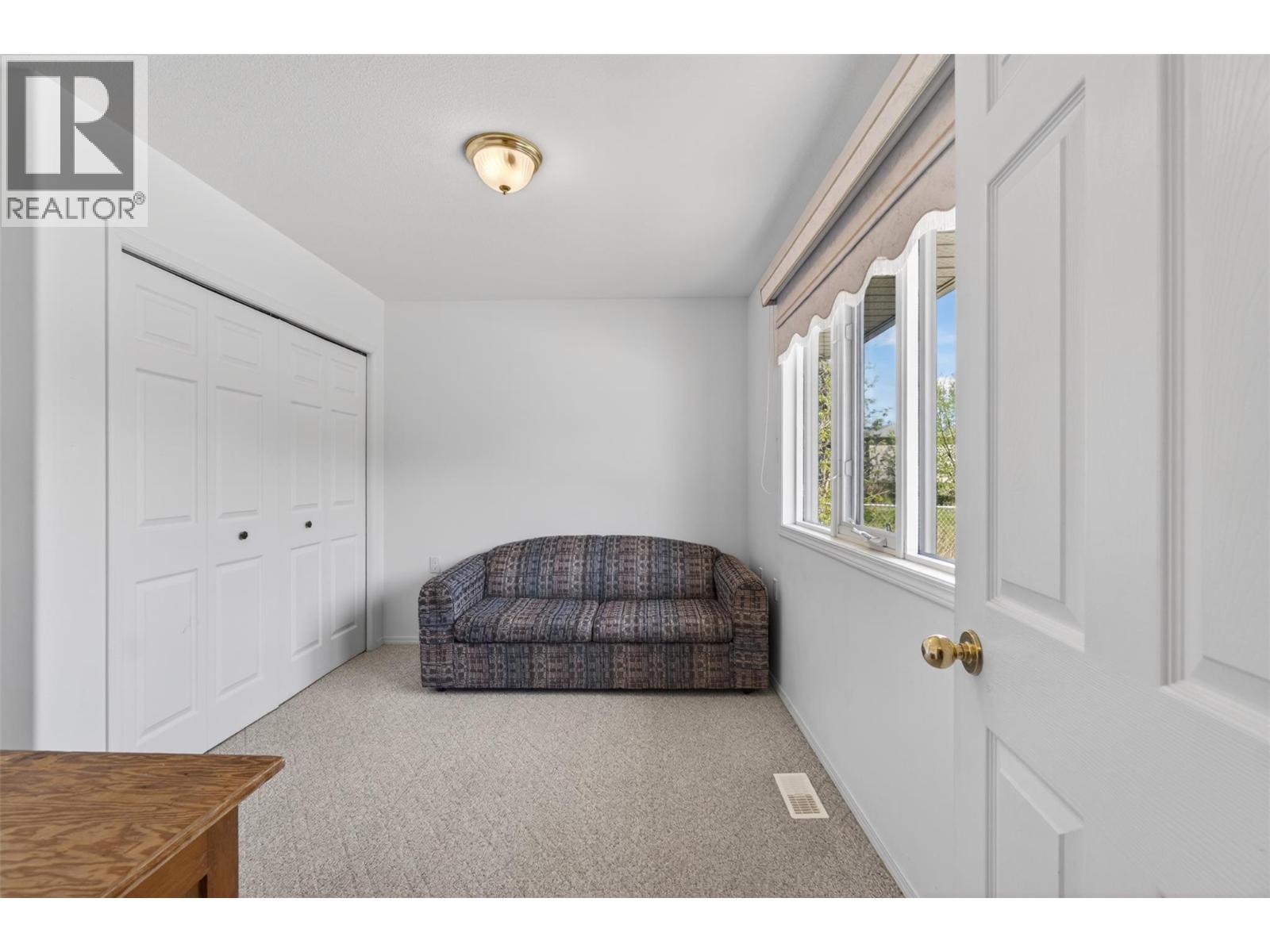 #7 780 10 Street SW - 35