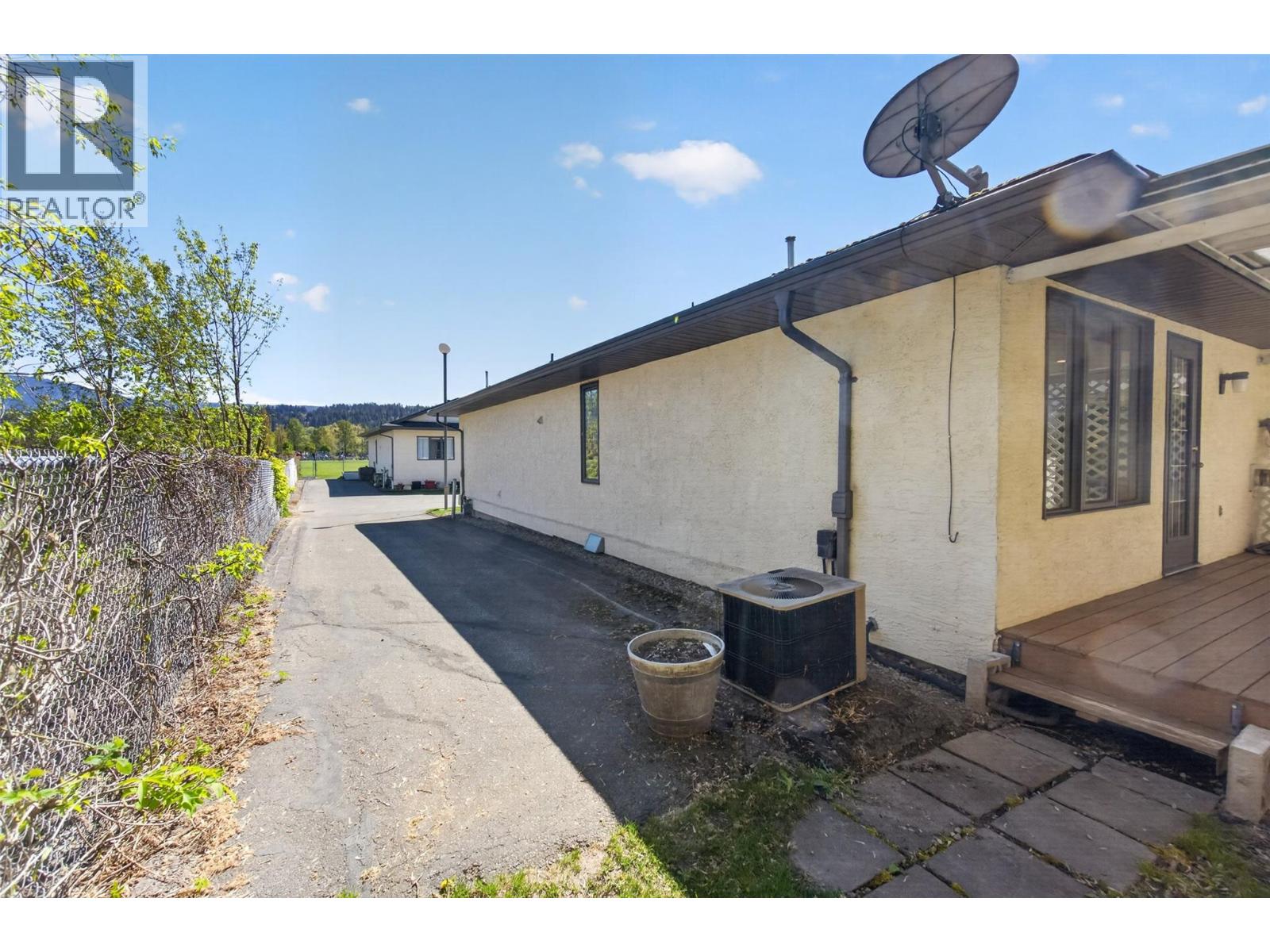 #7 780 10 Street SW - 48