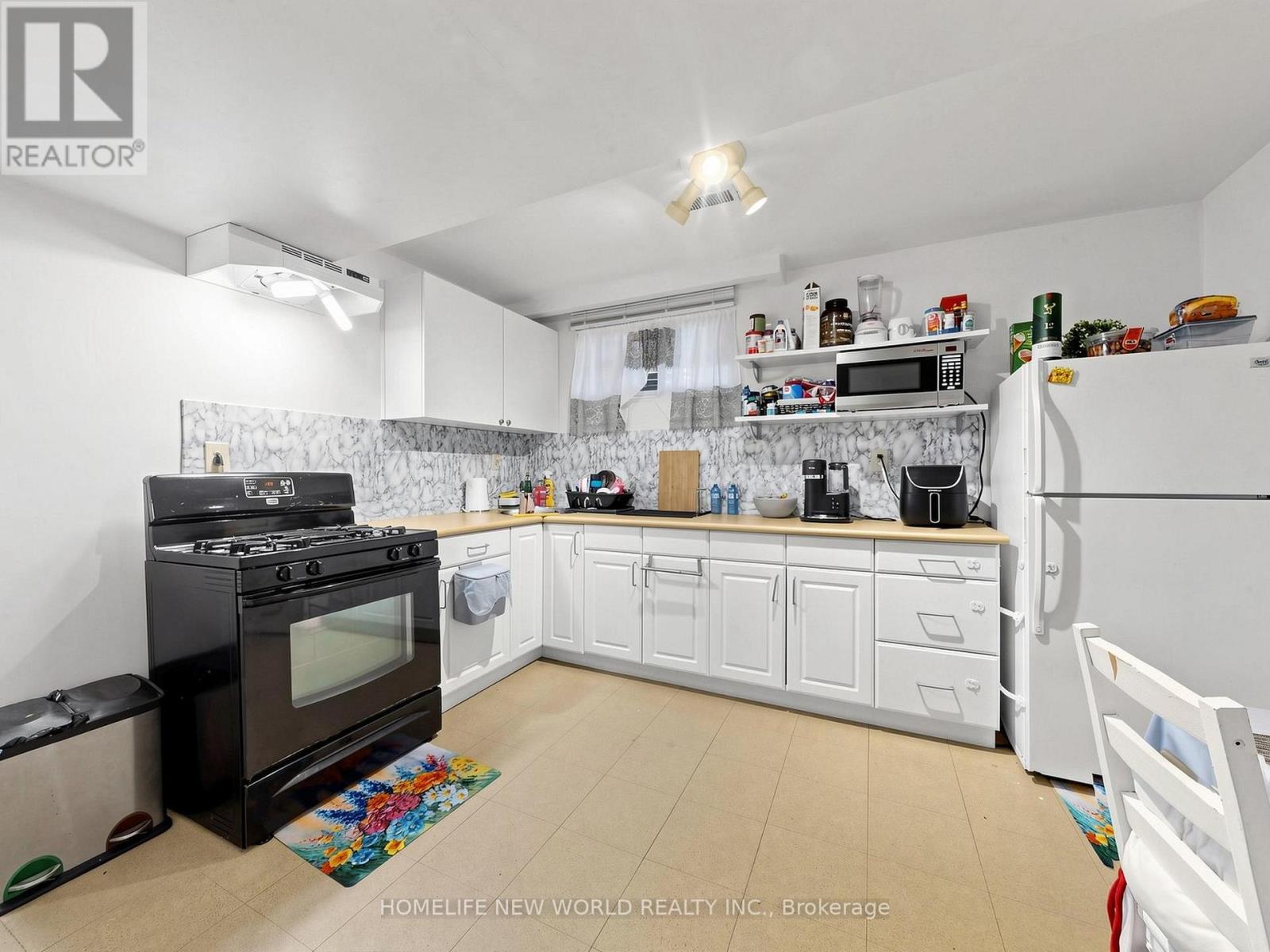 19 ROBINGROVE ROAD - 27