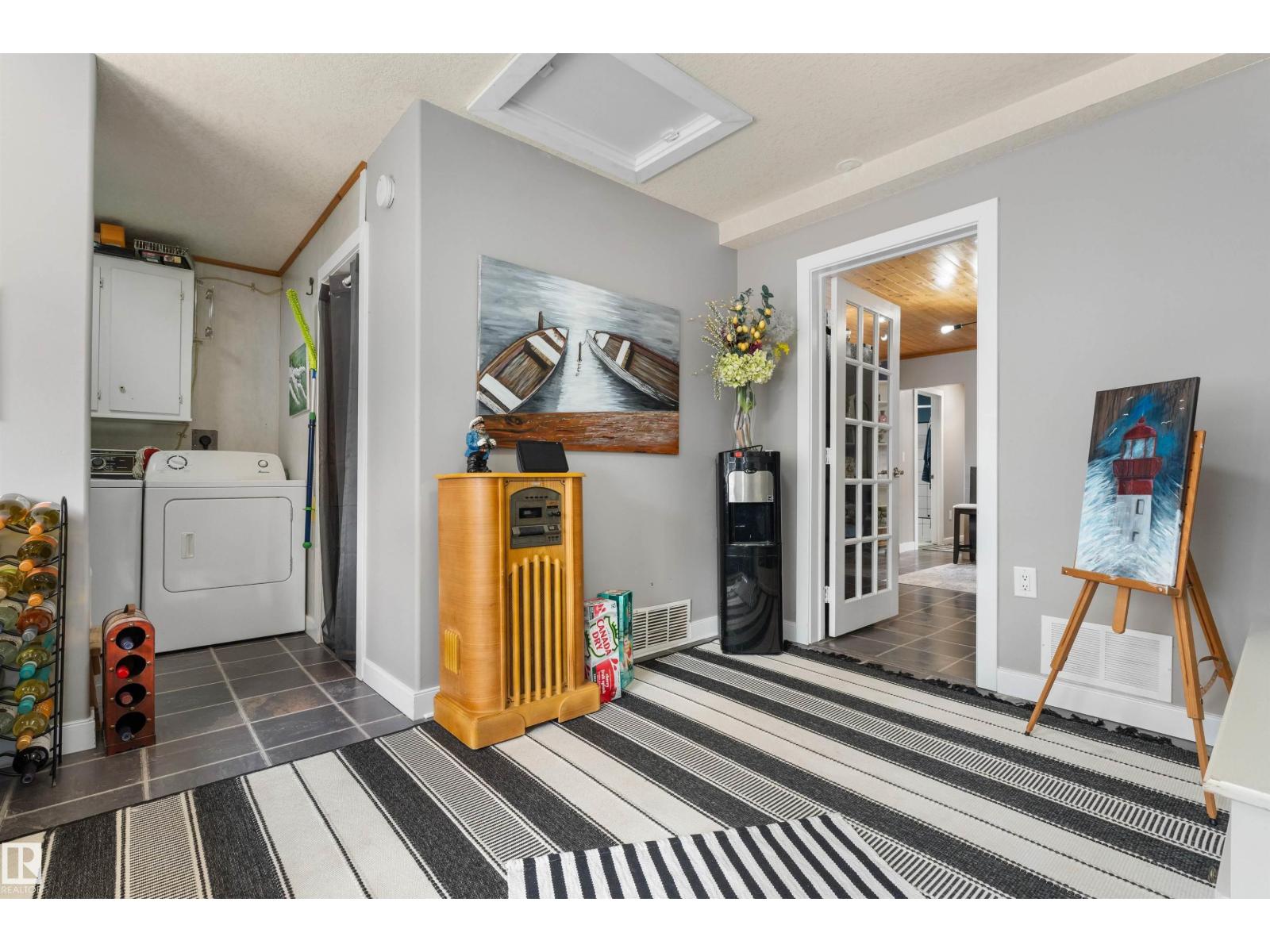 6317 49 ST - 12