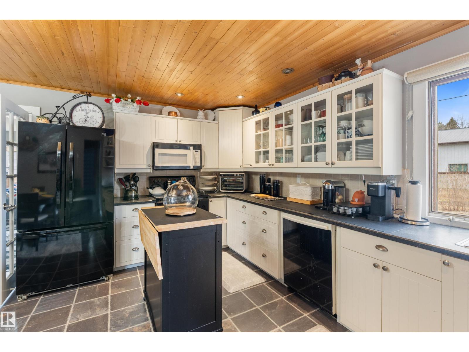 6317 49 ST - 14