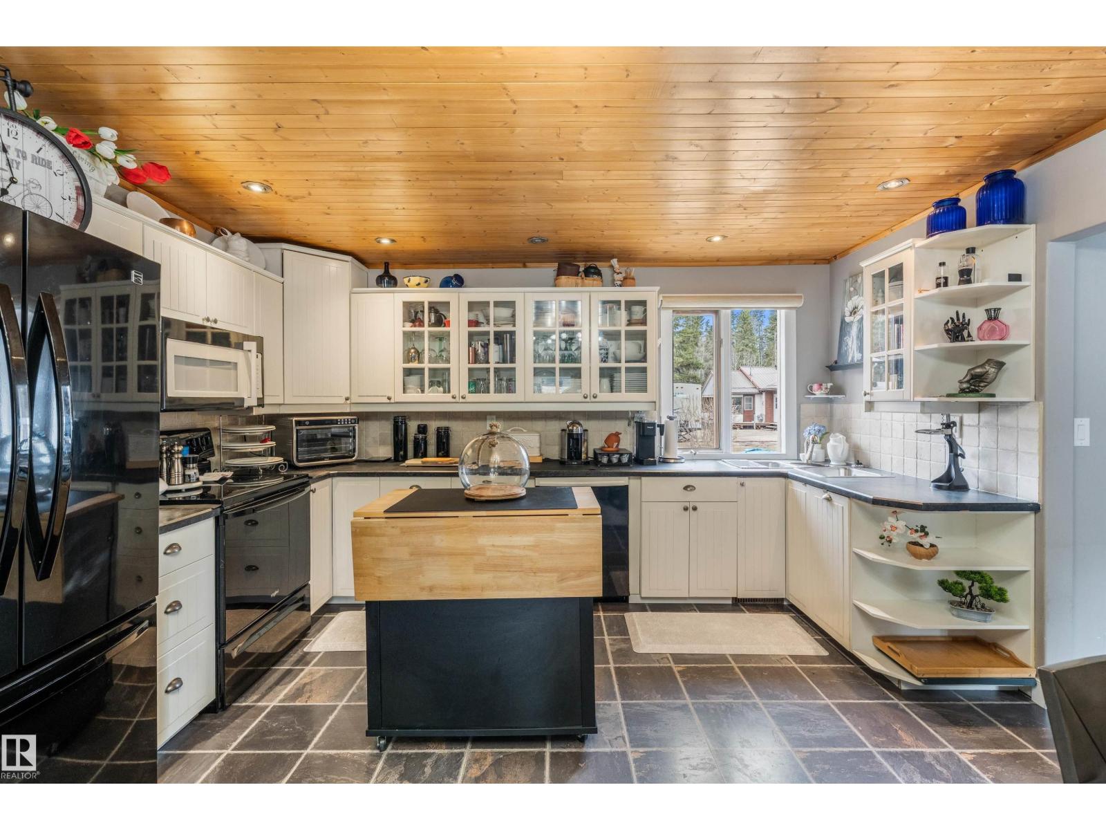 6317 49 ST - 15