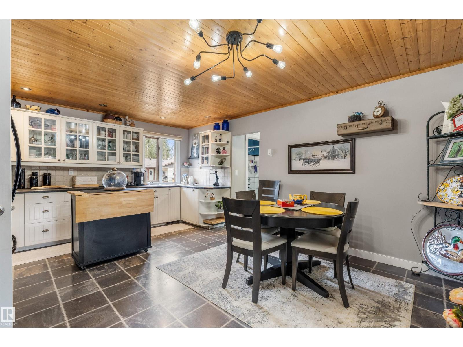 6317 49 ST - 20