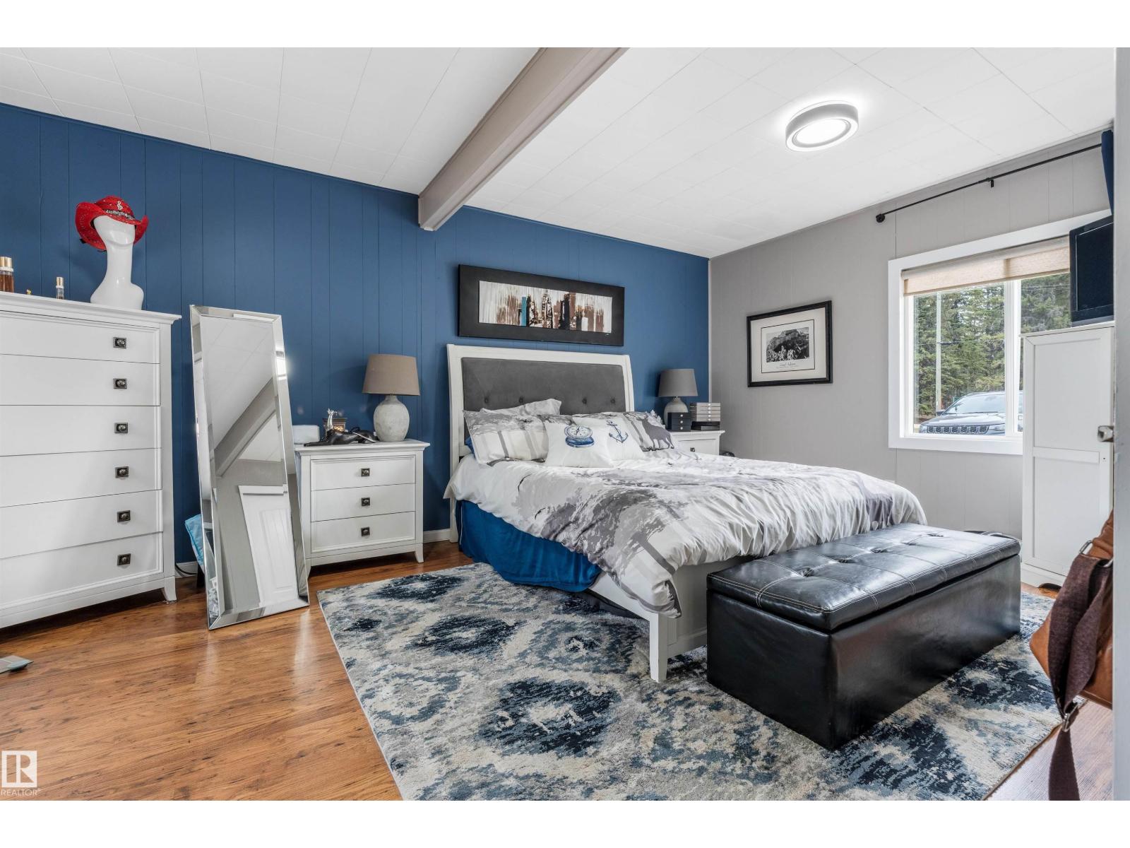 6317 49 ST - 25