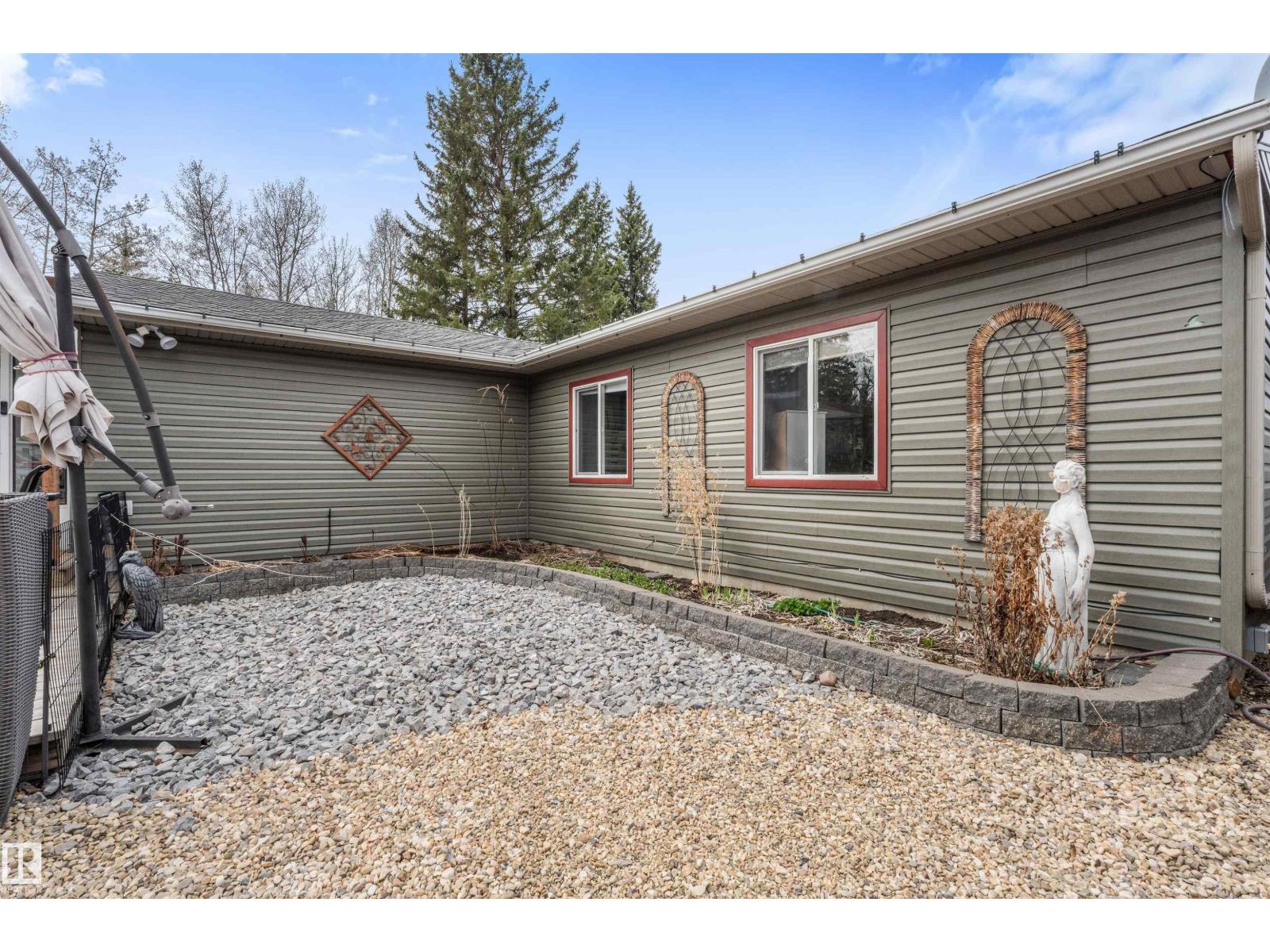 6317 49 ST - 33