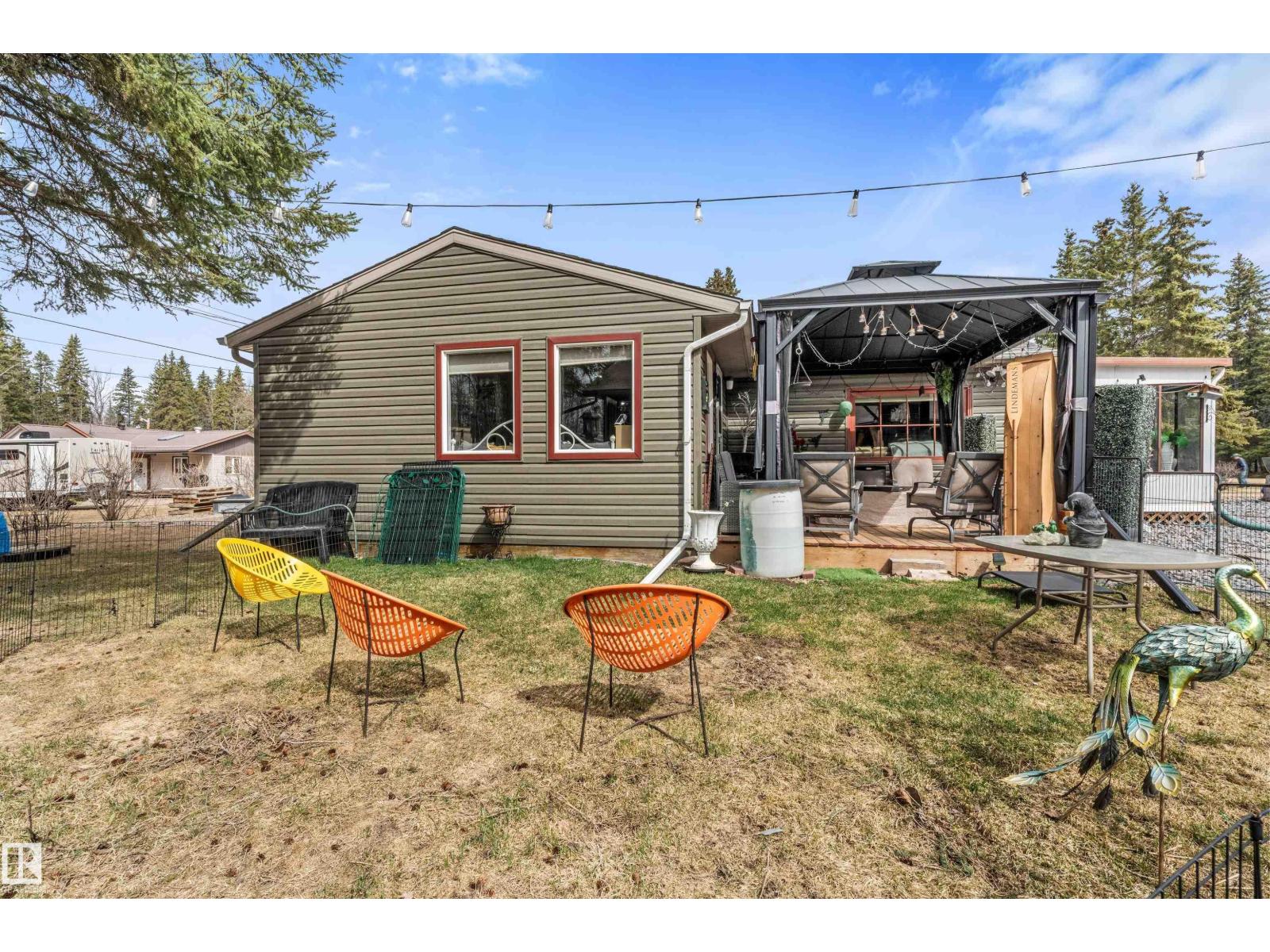 6317 49 ST - 35