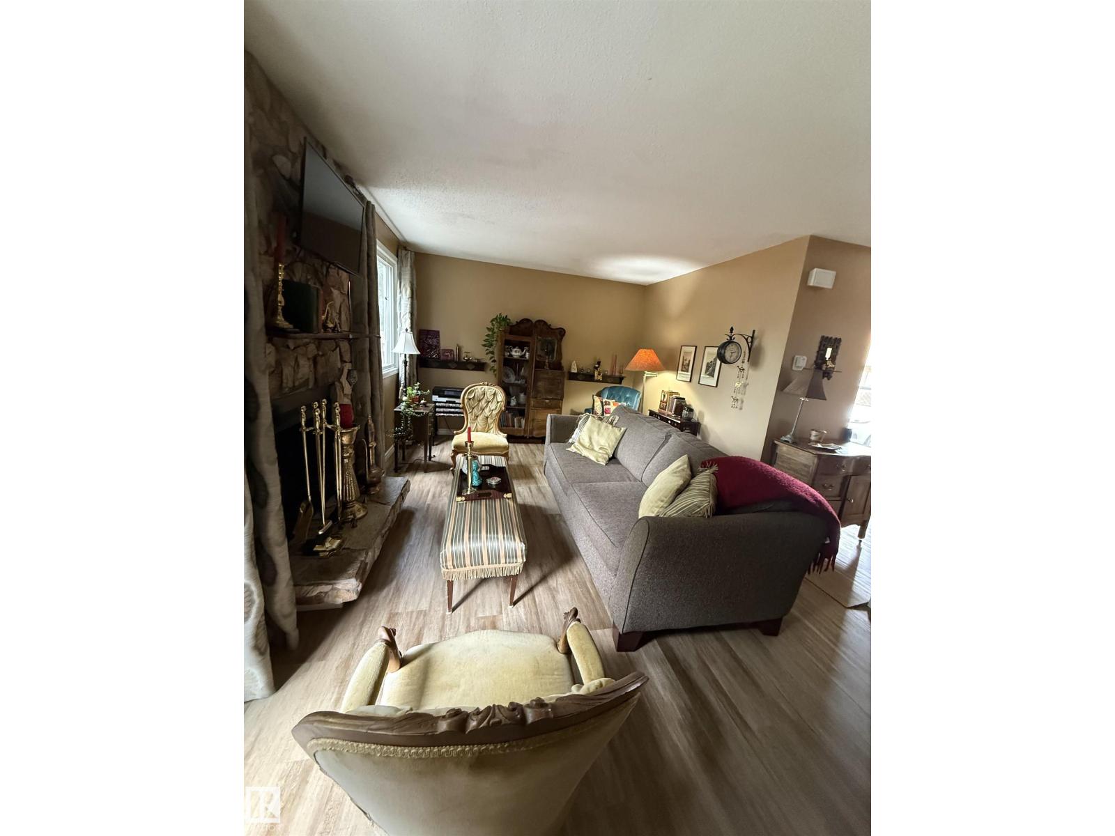 18525 66 AV NW, Edmonton