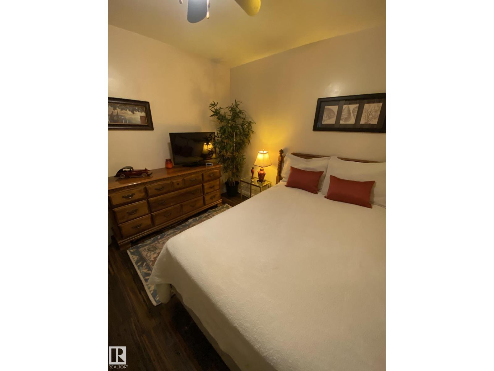 18525 66 AV NW, Edmonton