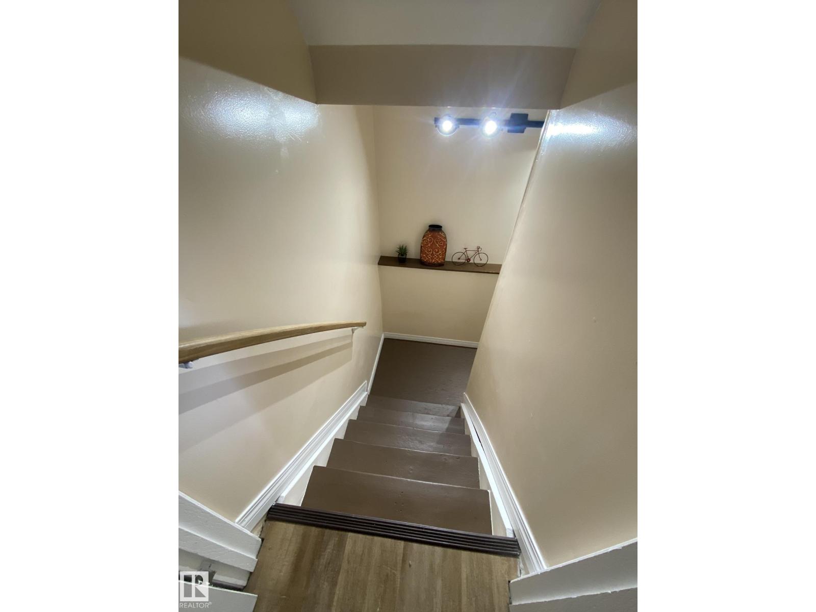 18525 66 AV NW, Edmonton