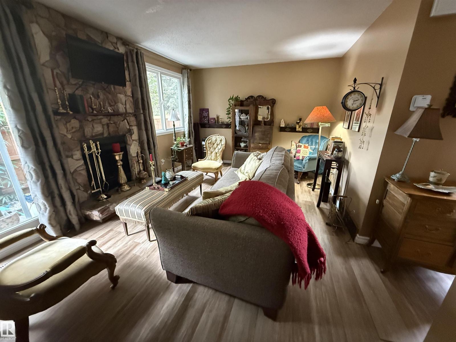 18525 66 AV NW, Edmonton