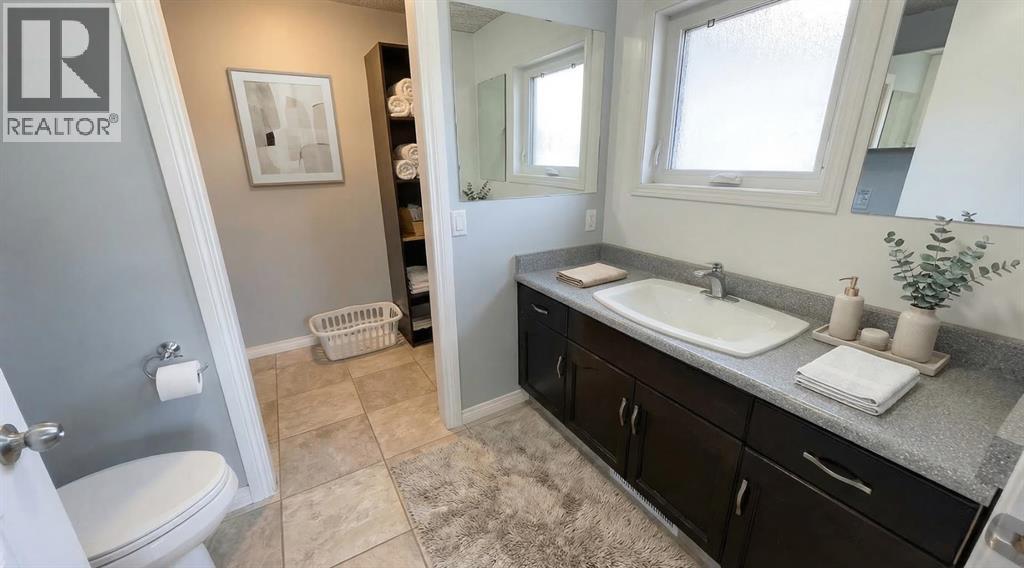 Master Bedroom Walking Closet