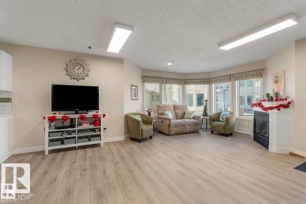 #105 5212 25 AV NW NW, Edmonton